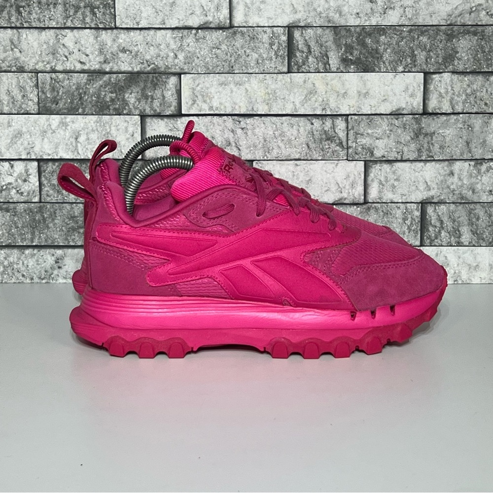 Reebok Cardi B Women’s 8.5 Classic Leather V2 Pink Fusion Sneakers